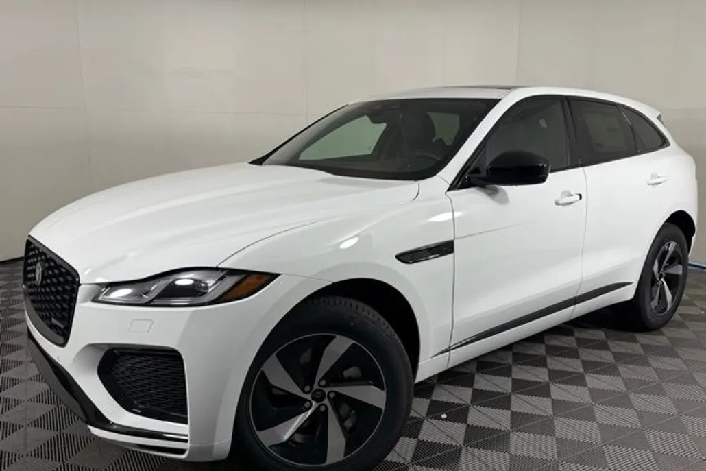 2025 Jaguar F-PACE P250 photo 1