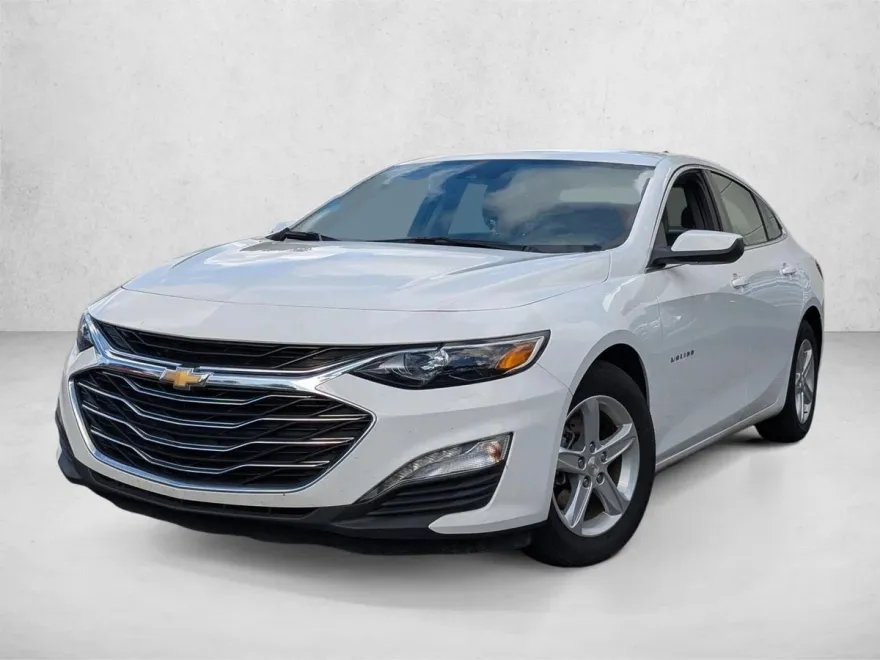 2024 Chevrolet Malibu 1LT photo 1