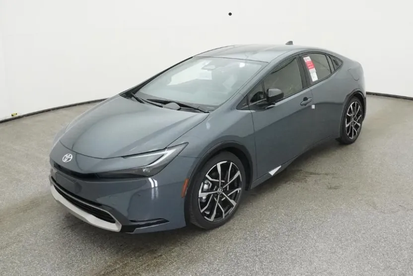 2025 Toyota Prius Plug-in Hybrid XSE photo 1