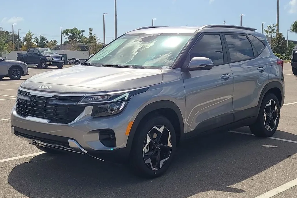 2026 Kia Seltos S photo 1