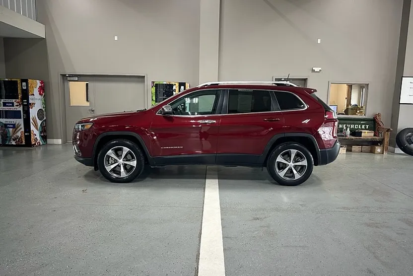 2019 Jeep Cherokee Limited photo 1