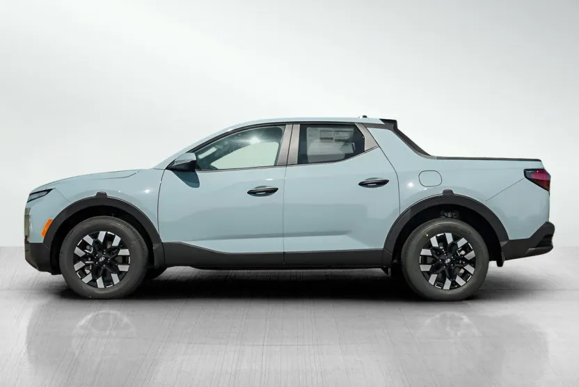 2025 Hyundai Santa Cruz SE photo 1