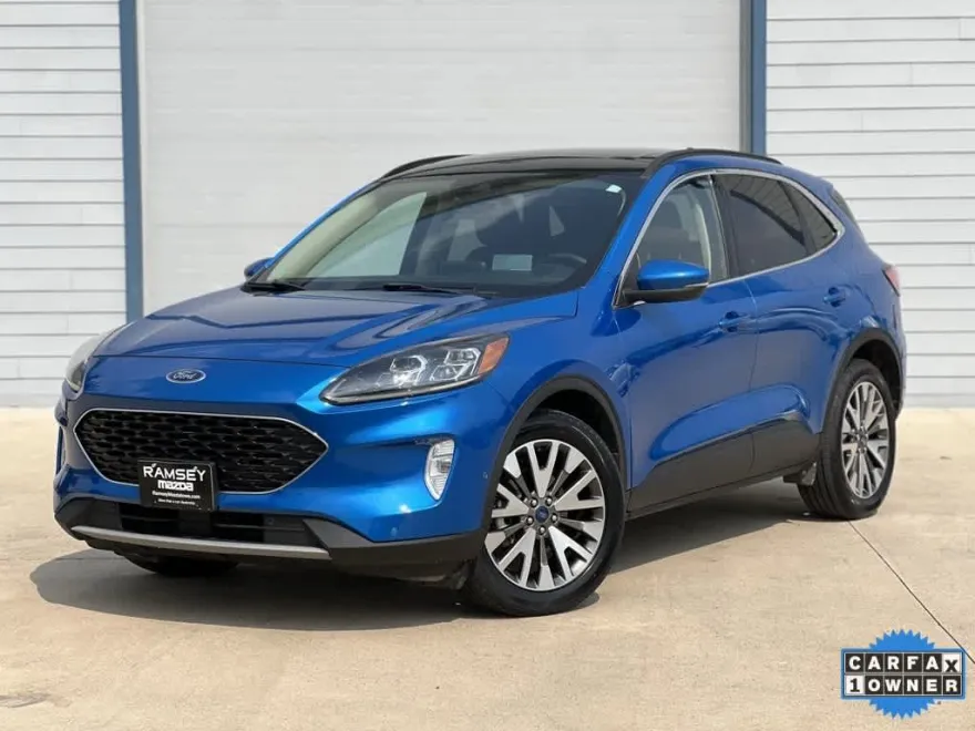 2020 Ford Escape Titanium Hybrid photo 1