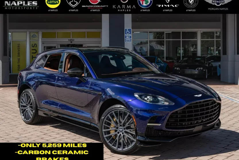2023 Aston Martin DBX photo 1