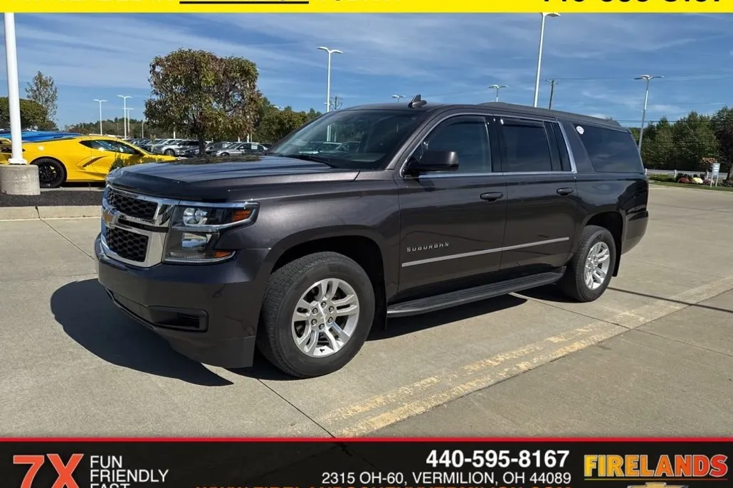 2017 Chevrolet Suburban LS photo 1