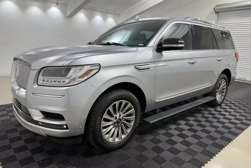 2020 Lincoln Navigator Standard photo 1