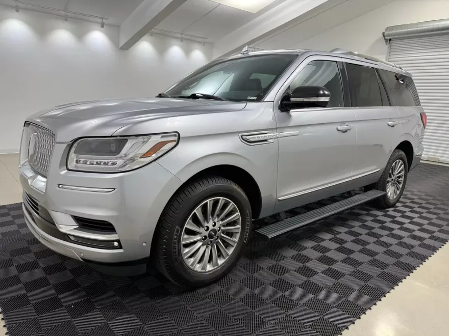 2020 Lincoln Navigator Standard photo 1
