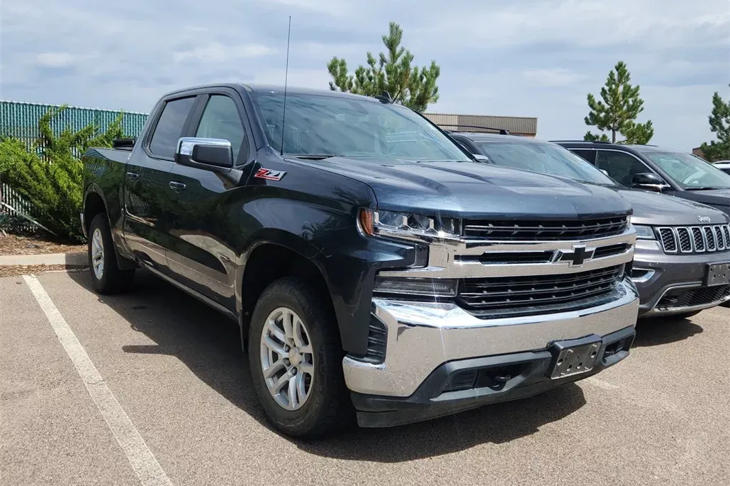2019 Chevrolet Silverado 1500 LT photo 1
