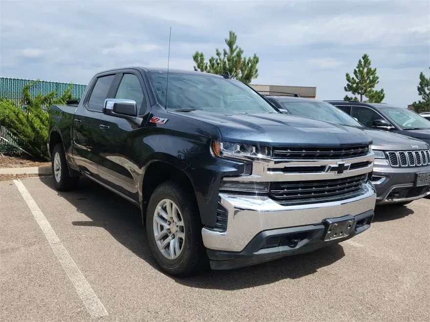 2019 Chevrolet Silverado 1500 LT photo 1