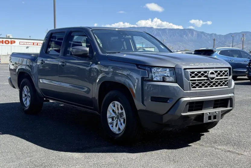 2024 Nissan Frontier SV photo 1