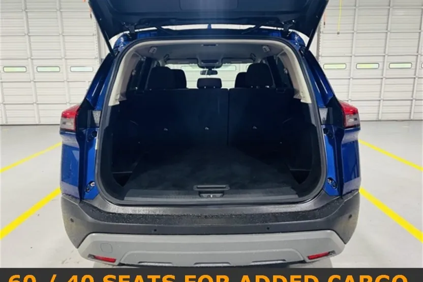 2023 Nissan Rogue SV photo 1