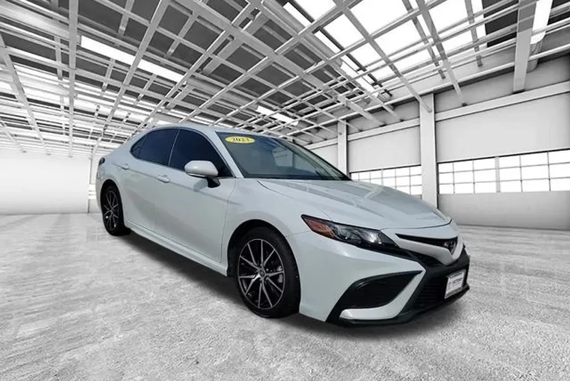 2023 Toyota Camry SE photo 1