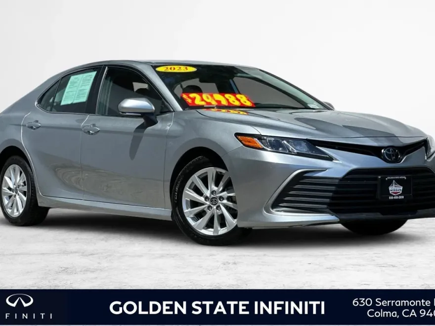 2023 Toyota Camry LE photo 1