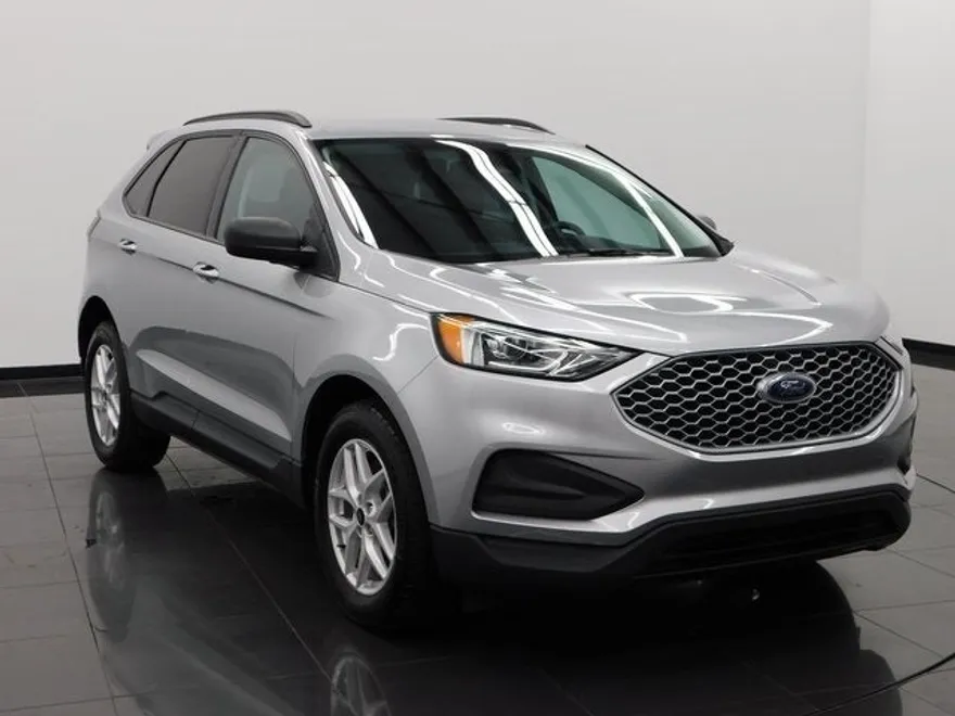 2023 Ford Edge SE photo 1