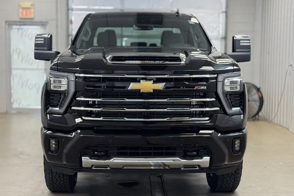 2025 Chevrolet Silverado 2500HD LT photo 1