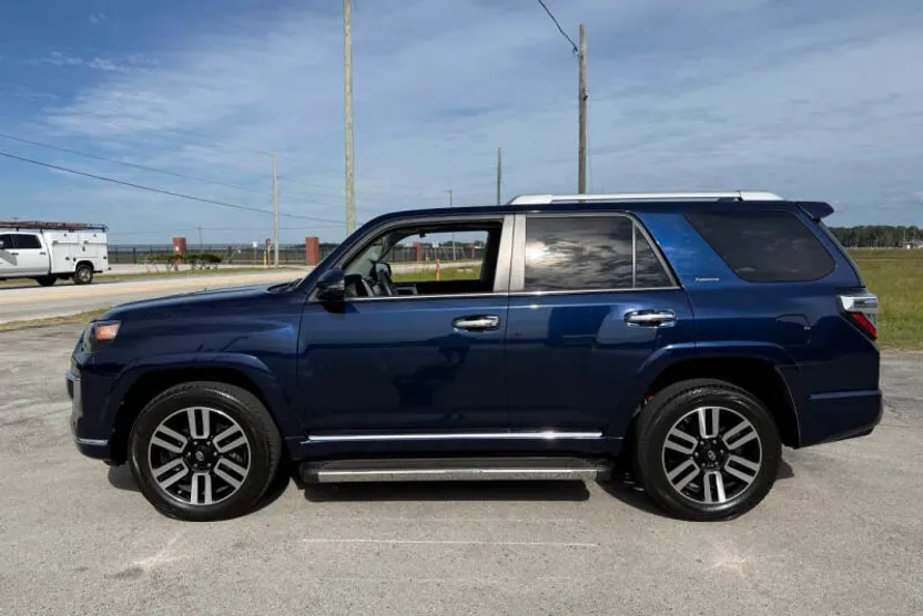 2020 Toyota 4Runner Limited photo 1