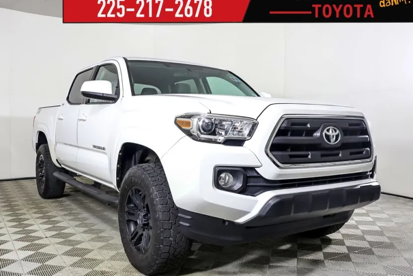 2016 Toyota Tacoma SR5 photo 1