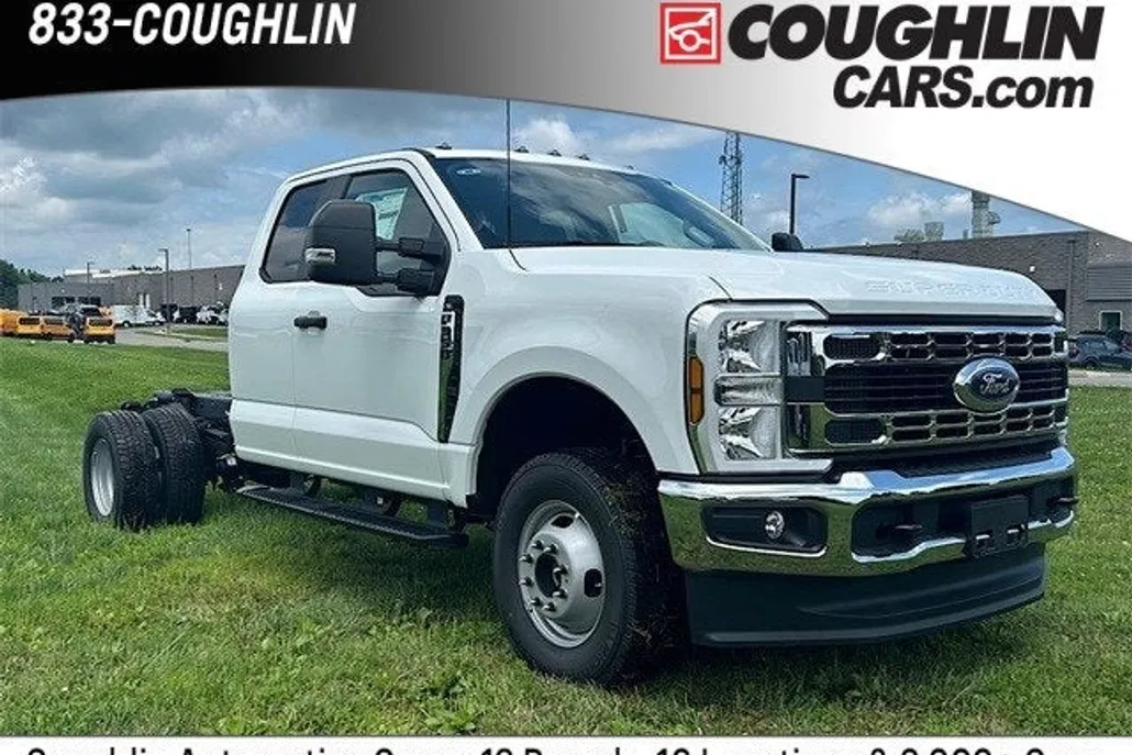 2025 Ford F-350 XL photo 1