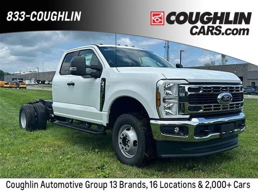 2025 Ford F-350 XL photo 1