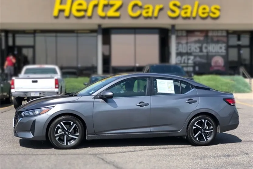 2024 Nissan Sentra SV photo 1