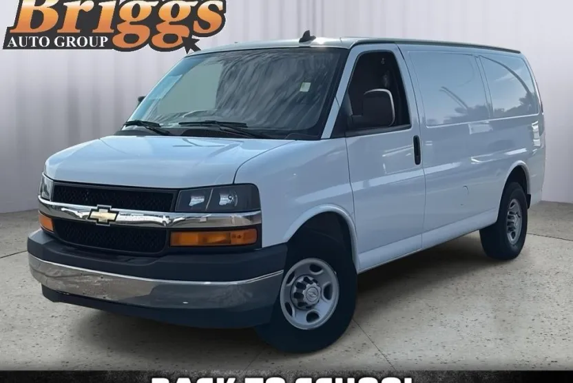 2017 Chevrolet Express Cargo Van Base photo 1