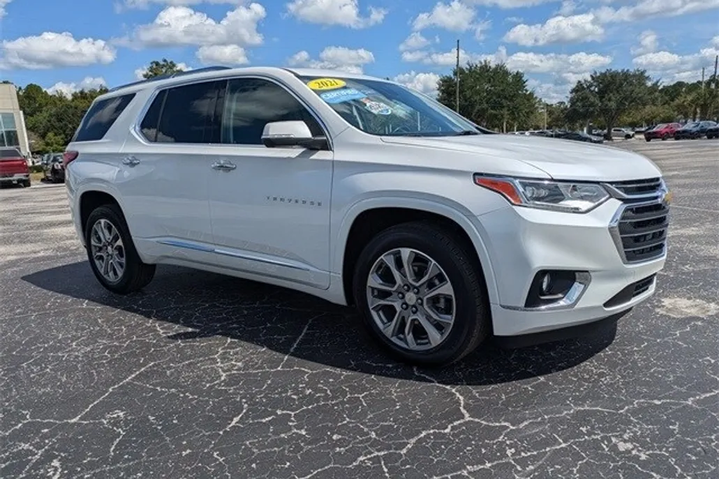 2021 Chevrolet Traverse Premier photo 1