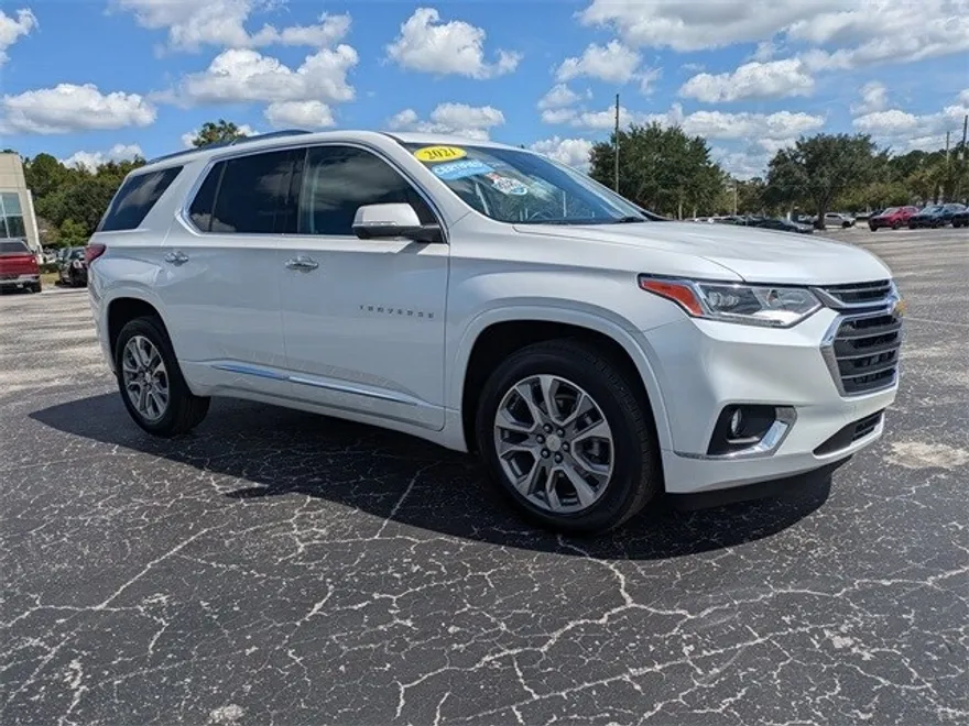 2021 Chevrolet Traverse Premier photo 1