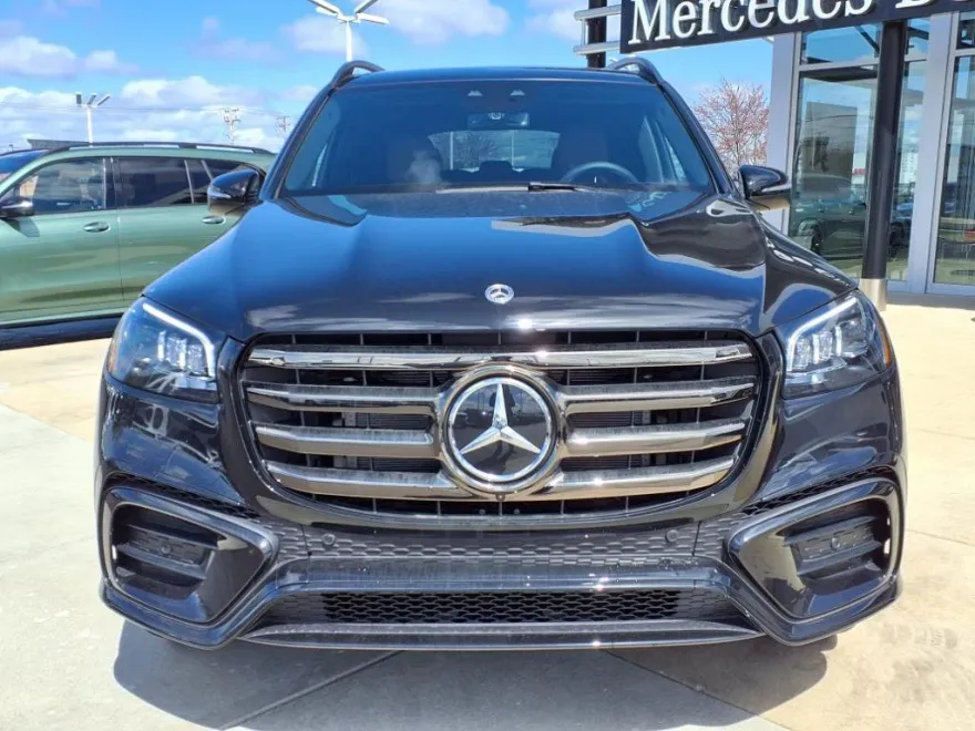 2025 Mercedes Benz GLS 450 4MATIC photo 1