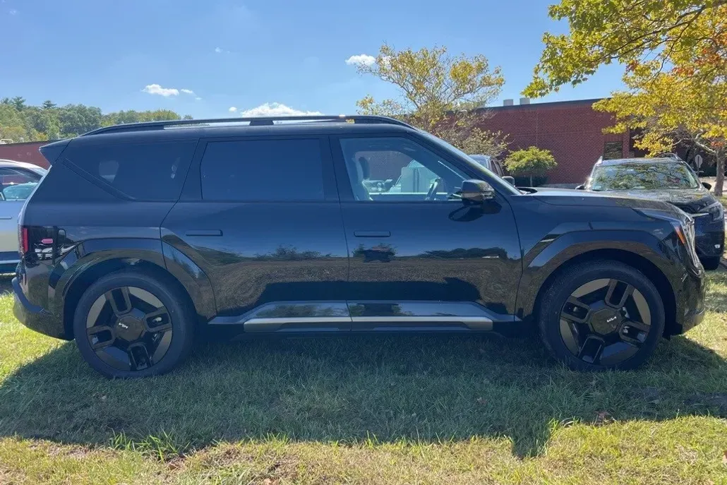 2026 Kia EV9 GT-Line photo 1