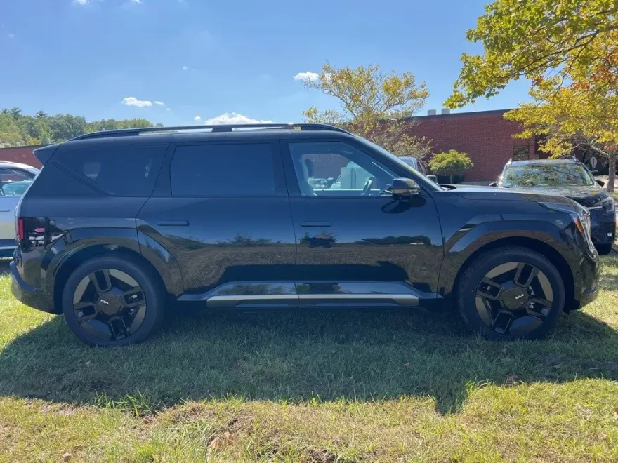 2026 Kia EV9 GT-Line photo 1