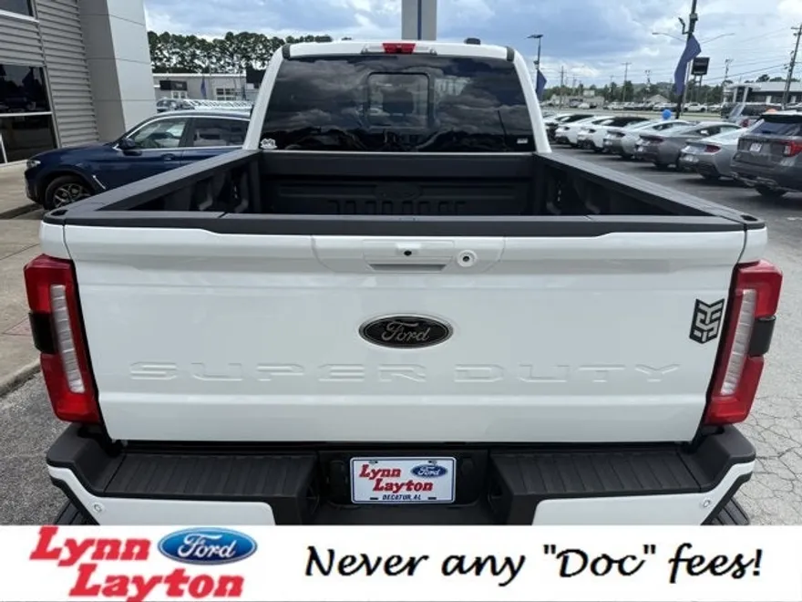 2025 Ford F-250 Lariat photo 1