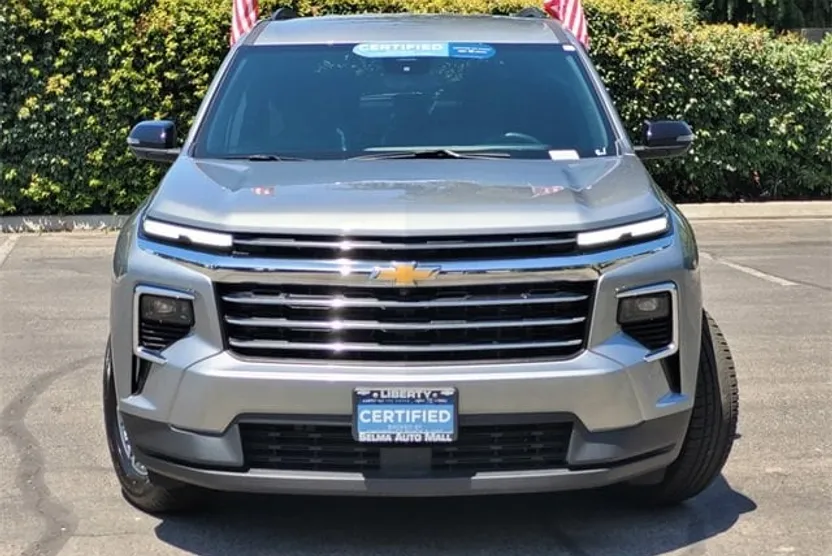 2024 Chevrolet Traverse photo 1