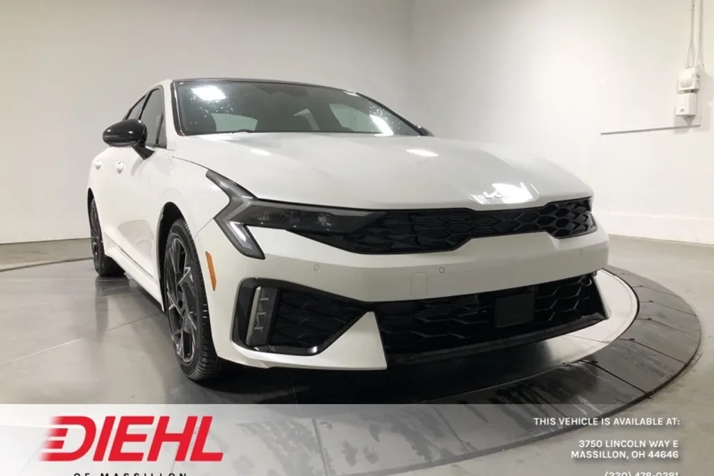 2025 Kia K5 GT-Line photo 1