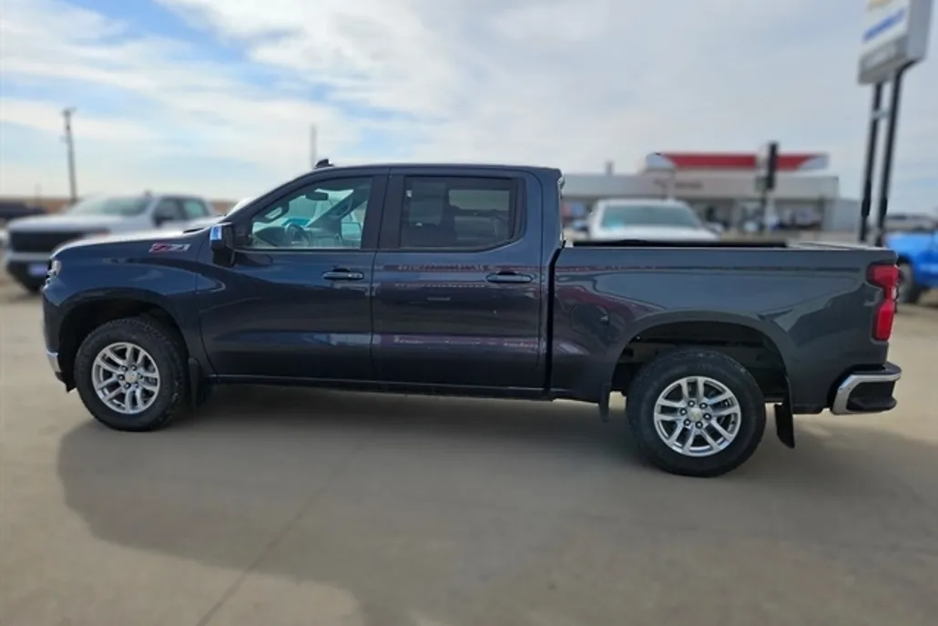 2020 Chevrolet Silverado 1500 LT photo 1