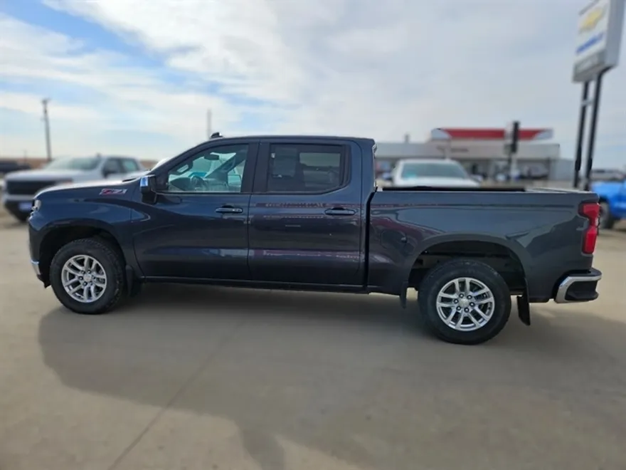2020 Chevrolet Silverado 1500 LT photo 1