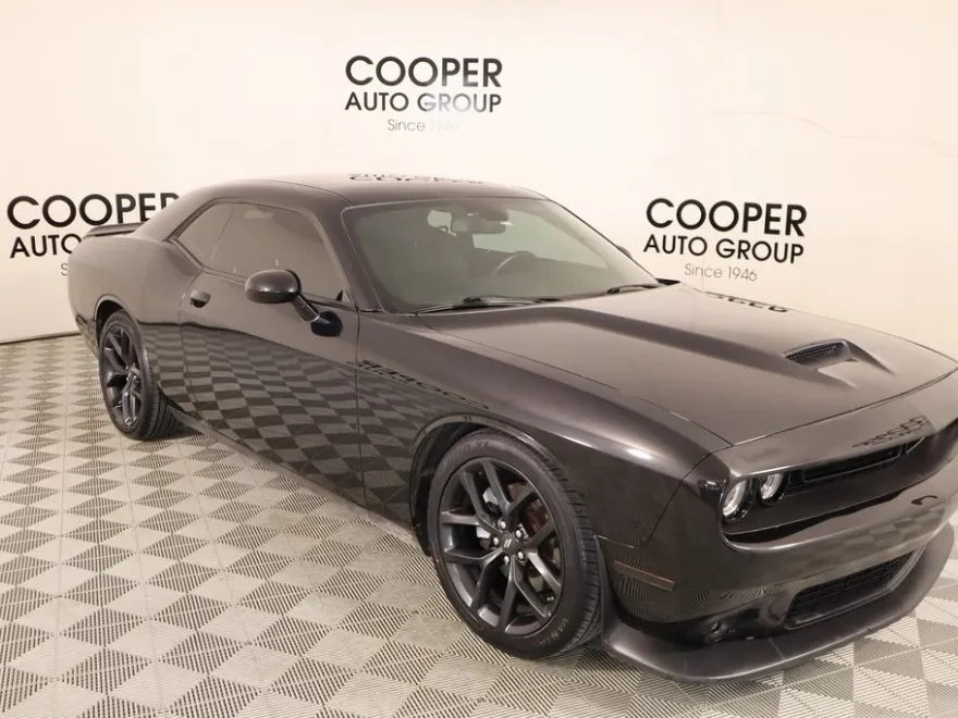 2022 Dodge Challenger GT photo 1