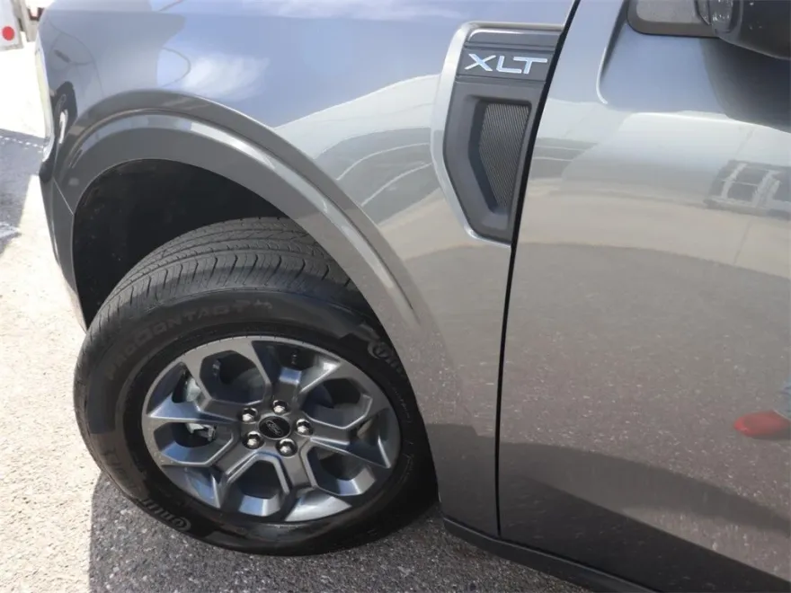 2025 Ford Maverick XLT photo 1