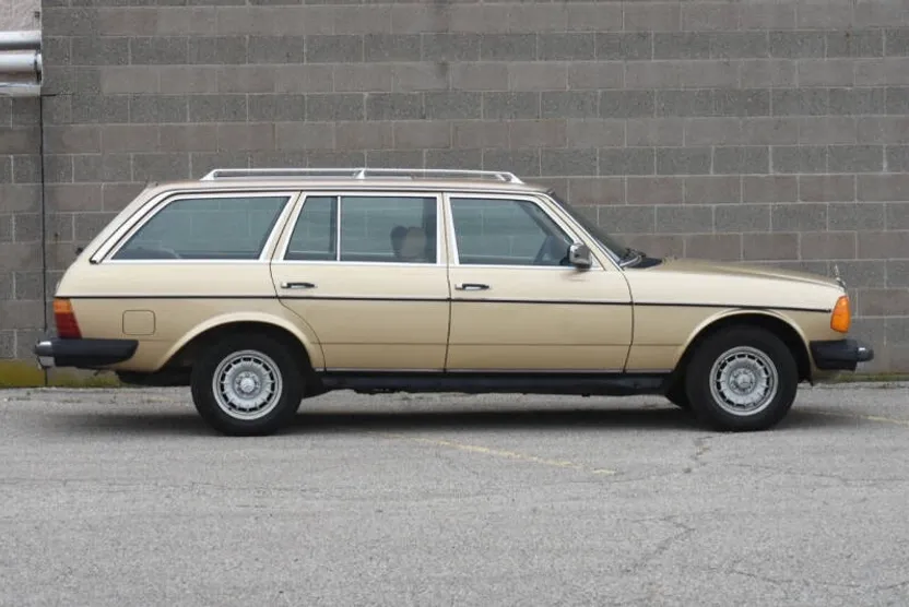 1983 Mercedes Benz 300 photo 1