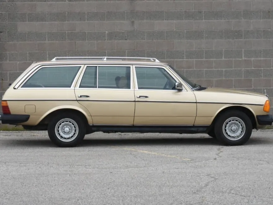 1983 Mercedes Benz 300 photo 1