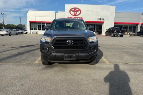 2022 Toyota Tacoma SR photo 2