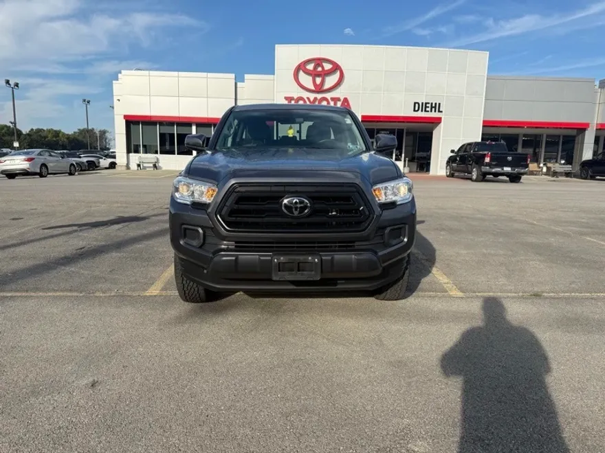 2022 Toyota Tacoma SR photo 2