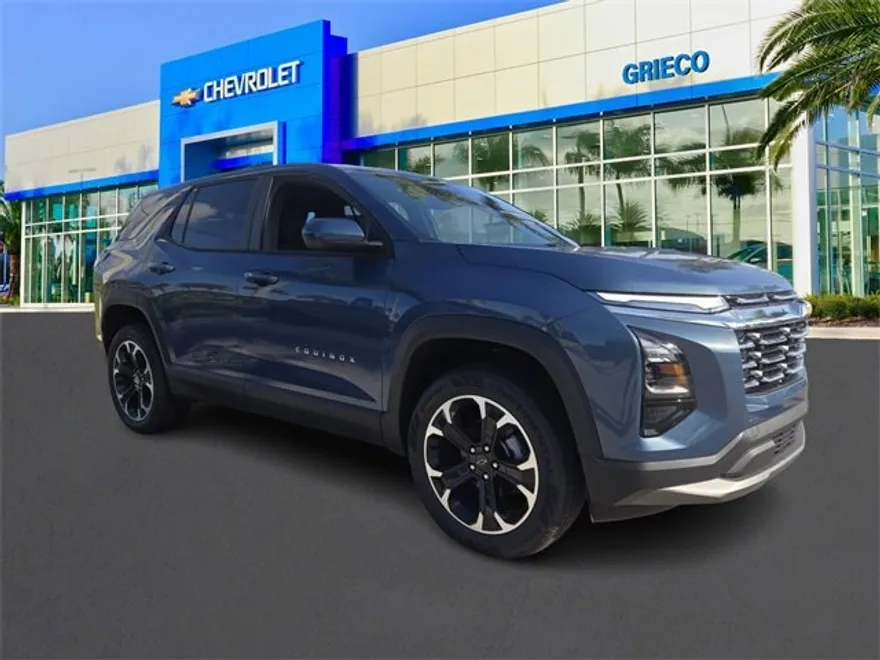 2025 Chevrolet Equinox LT photo 1