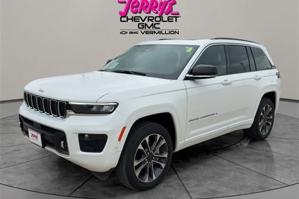 2024 Jeep Grand Cherokee Overland photo 1