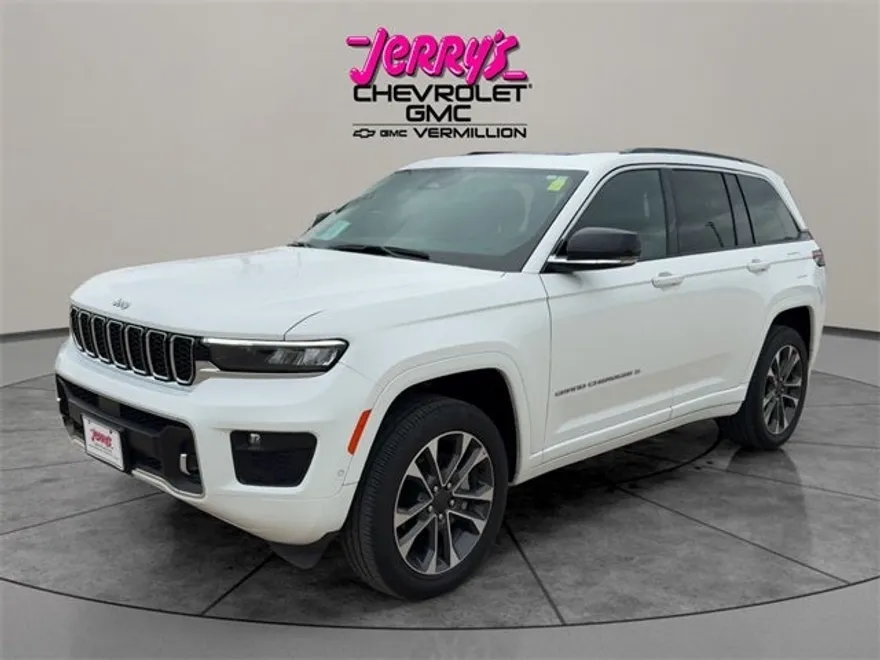 2024 Jeep Grand Cherokee Overland photo 1