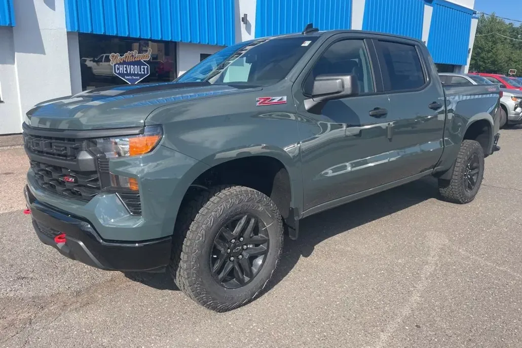 2026 Chevrolet Silverado 1500 Custom Trail Boss photo 1
