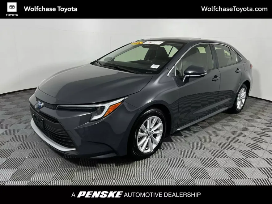 2024 Toyota Corolla XLE LE Premium SE photo 1