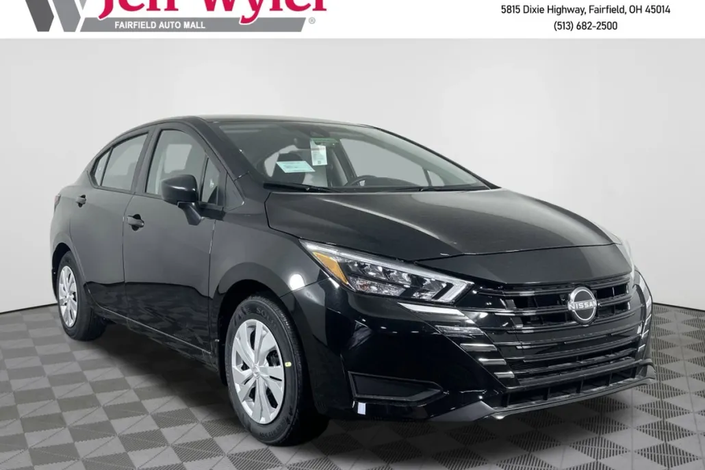 2025 Nissan Versa 1.6 S photo 1