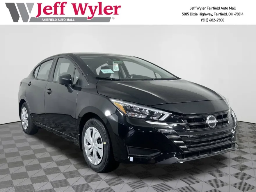2025 Nissan Versa 1.6 S photo 1