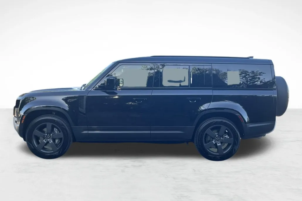 2025 Land Rover Defender 130 S photo 1
