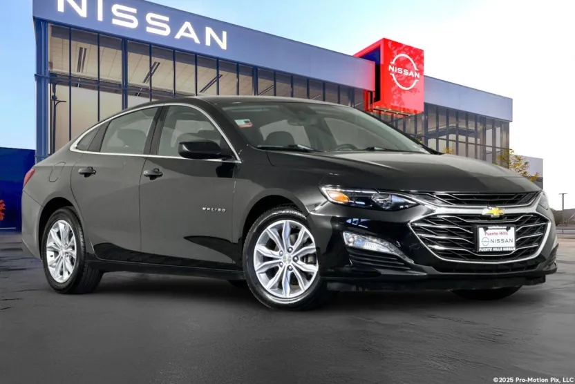 2023 Chevrolet Malibu 1LT photo 1